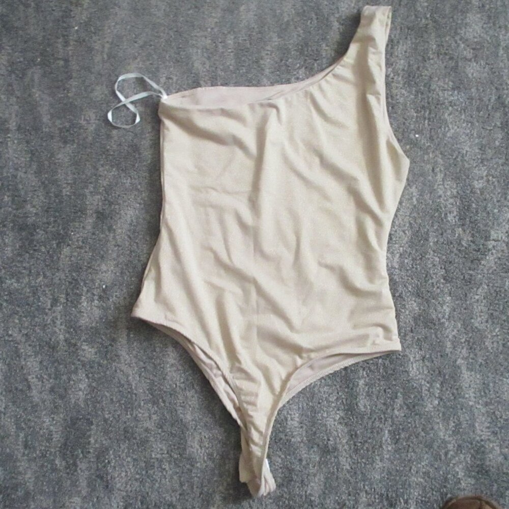 new with tag saints 21 shimmery gold one shoulder bodysuit  M